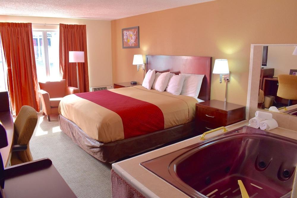 Red Roof Inn Страудсберг Экстерьер фото