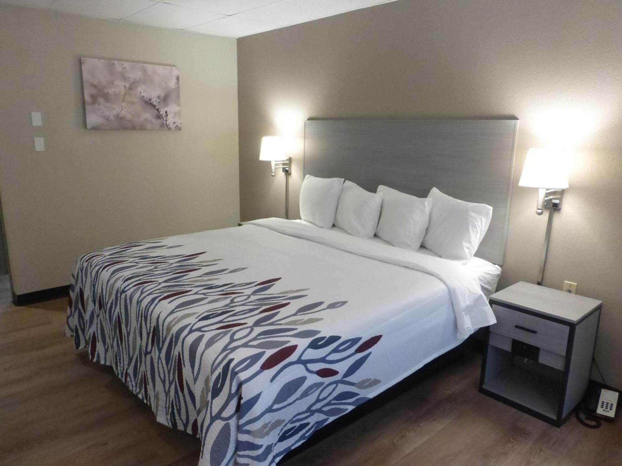 Red Roof Inn Страудсберг Экстерьер фото