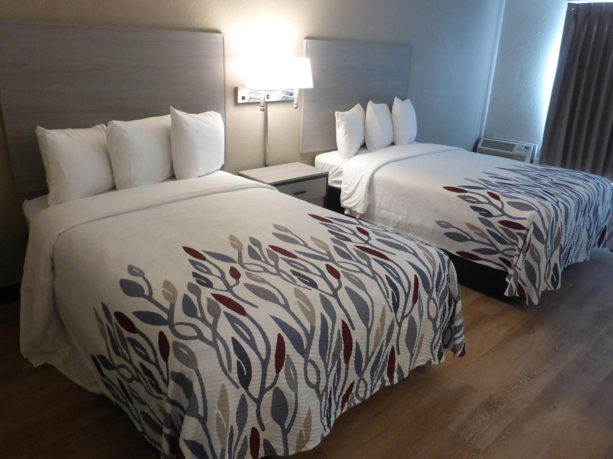 Red Roof Inn Страудсберг Экстерьер фото