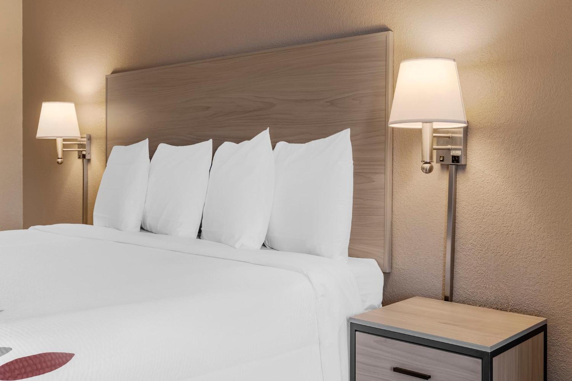 Red Roof Inn Страудсберг Экстерьер фото