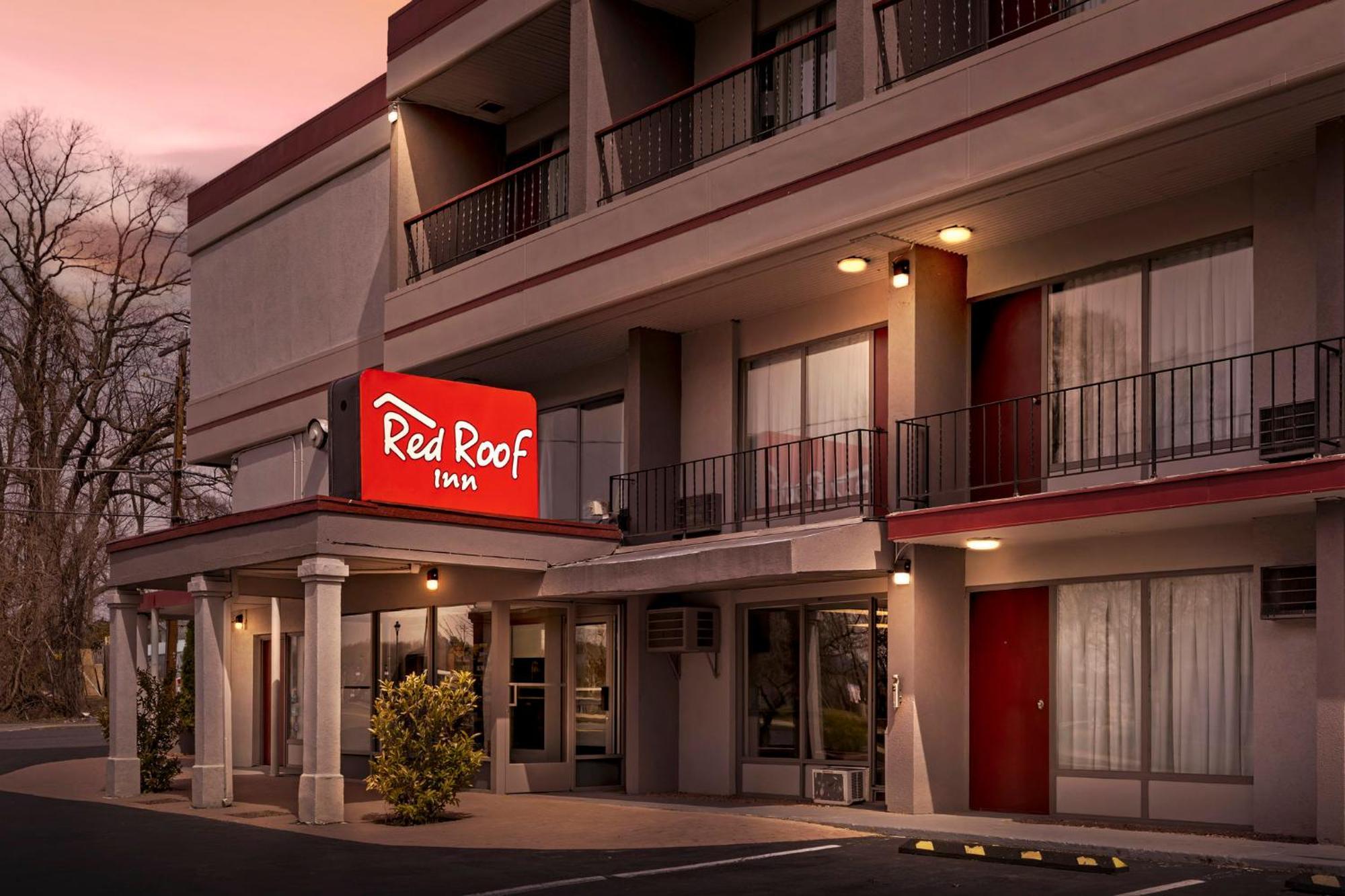 Red Roof Inn Страудсберг Экстерьер фото
